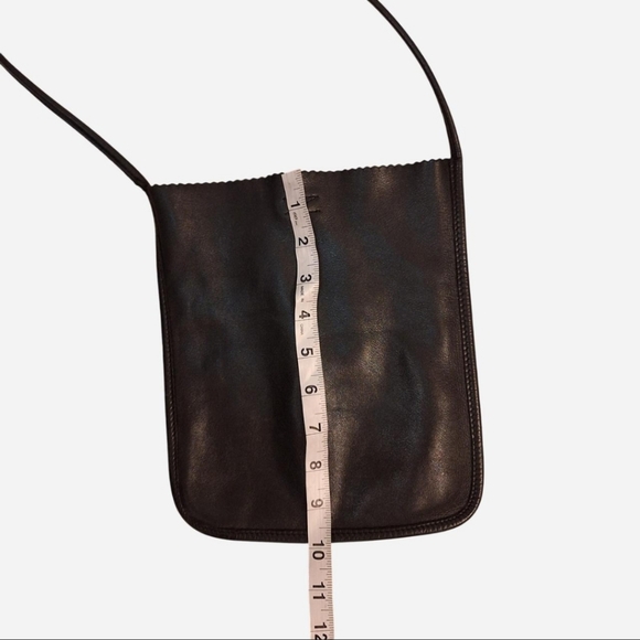 GAP Genuine Leather Crossbody Purse - Picture 3 of 4